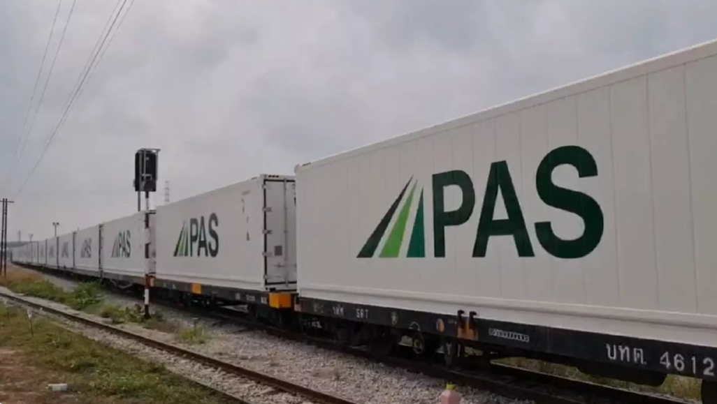 รถไฟขนทุเรียนจากไทย 25 ตู้ ผ่านด่านโม่หานในจีนเร็วกว่ากำหนด